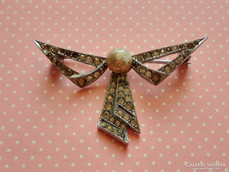 Vintage stone brooch bow-shaped women's badge