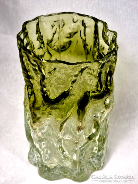 70-es évek különleges formavilágú zöld átmenetes hengeres üvegváza Ingrid Glas, Kurt Wokan jellegű