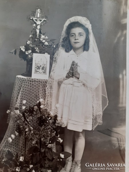 Régi gyerekfotó elsőáldozó kislány vintage Braun fénykép