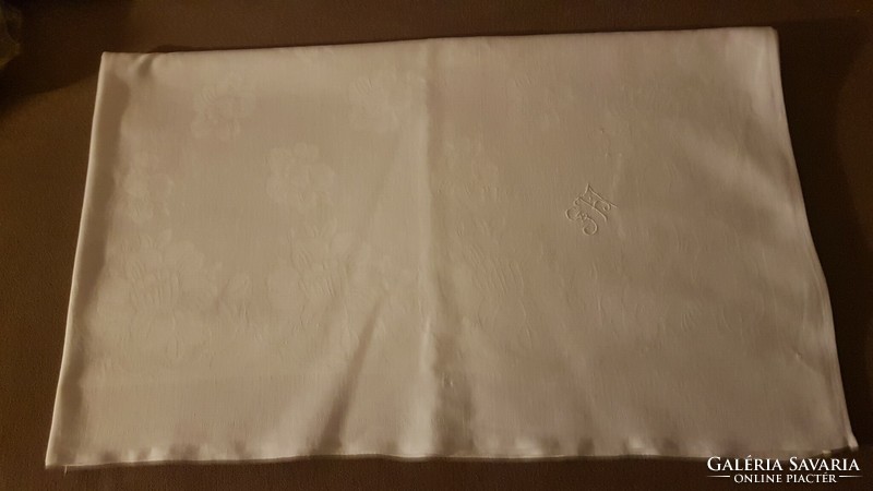130 X 130 cm white damask tablecloth