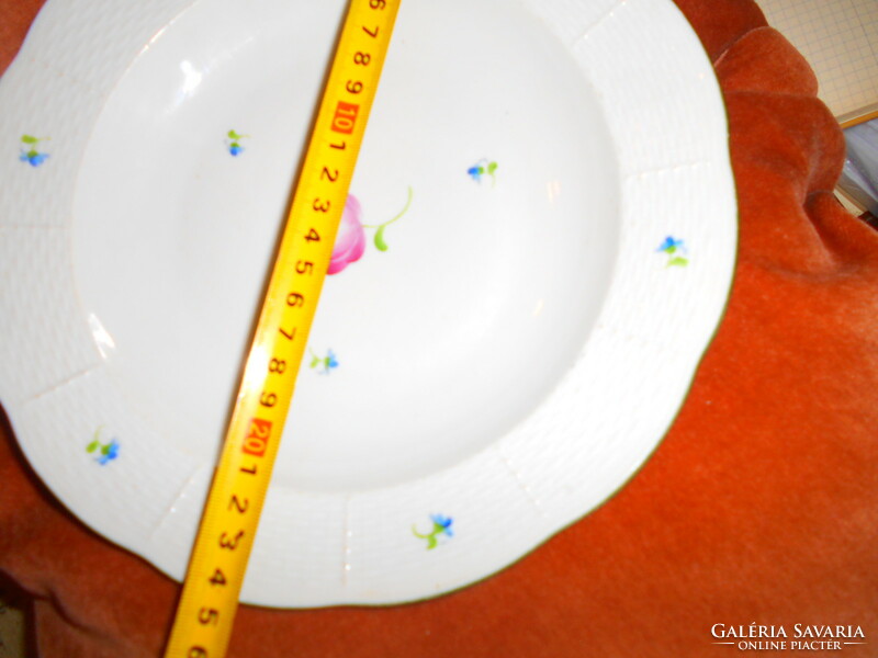 Herendi porcelán tányér Masszába nyomott Herend+ Tertia jelzéssel-bécsi rózsás motívummal 24,5 cm