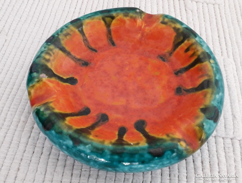 Retro glazed ceramic ashtray with old ashtray ornament