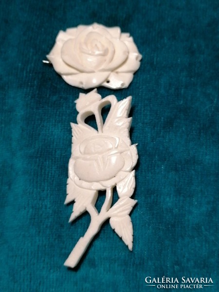 Csontból készült rózsa brossok (949)