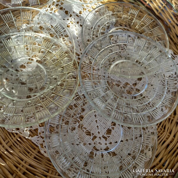 Thick peace glass cake plates