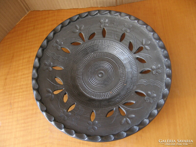 Mohács black ceramic ll László wall plate with lock