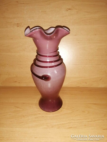 Fodros szélű lila üveg váza 21 cm magas (8/d)