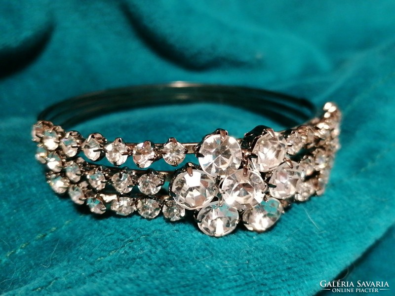 Rhinestone bracelet (950)