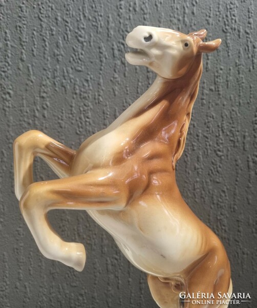 Royal doux porcelain horse statue - 51112