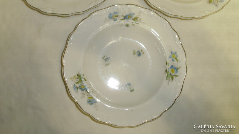 Három darab régi, kék virágos porcelán mélytányér, paraszt tányér - együtt