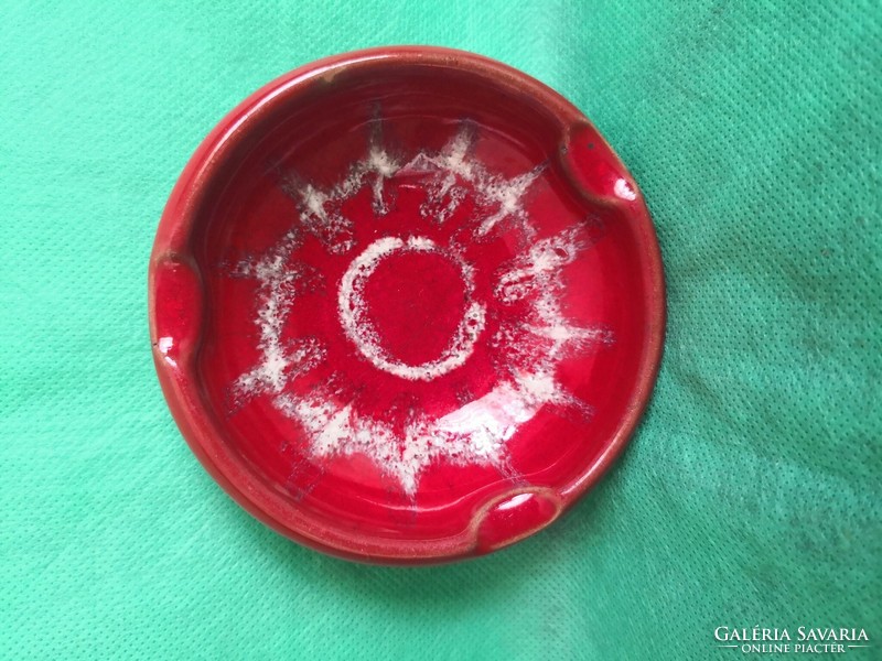 Ceramic ashtray / ashtray - red