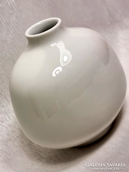 Kpm with scepter mark, porcelain unpainted bone white glazed vase/ violet vase, first half of xx.Szd.