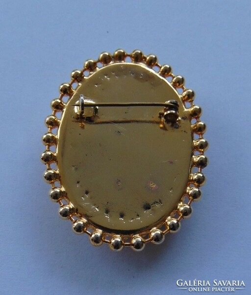 Vintage cameo brooch