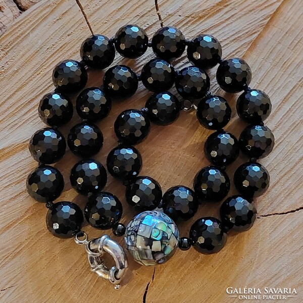 Wonderful faceted onyx jewelry set, necklace and bracelet, with peacock shell decoration