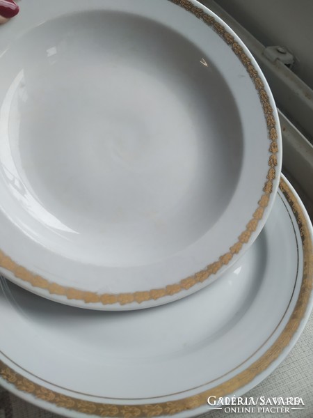 Alföldi porcelain plate for sale! Deep, flat, cakey