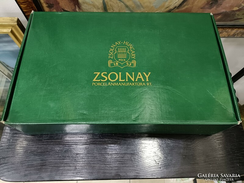 In a box! Zsolnay pompadour II. Pastry/sandwich