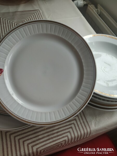 Alföldi porcelain plate for sale! Deep, flat, cakey
