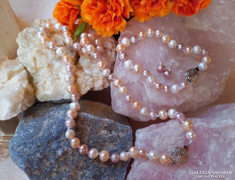 Real room. Tricolor freshwater pearl set of selected beads, neck+arm+ear