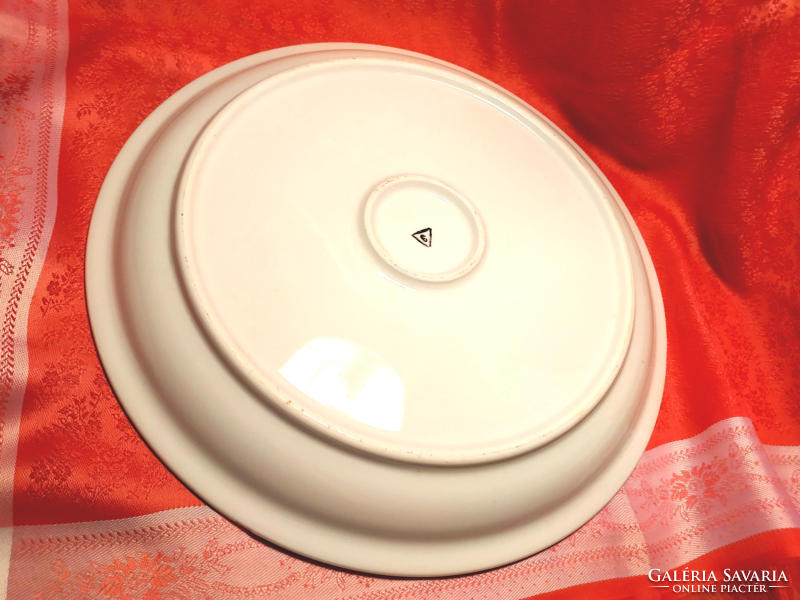 Round porcelain cake bowl, centerpiece, serving bowl