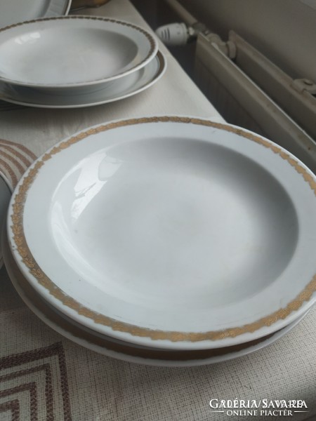 Alföldi porcelain plate for sale! Deep, flat, cakey