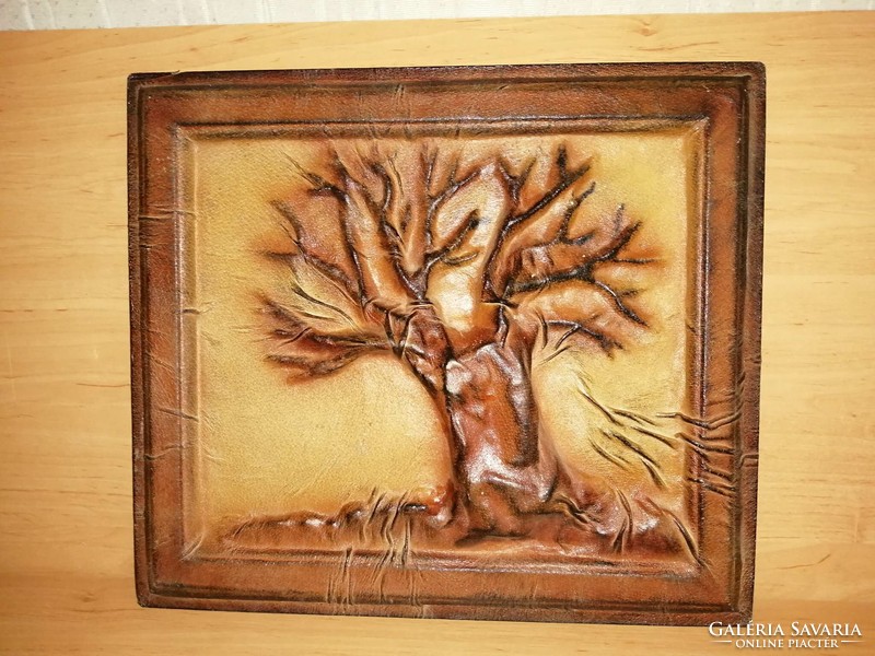 Fát ábrázoló bőr falikép 32*37 cm