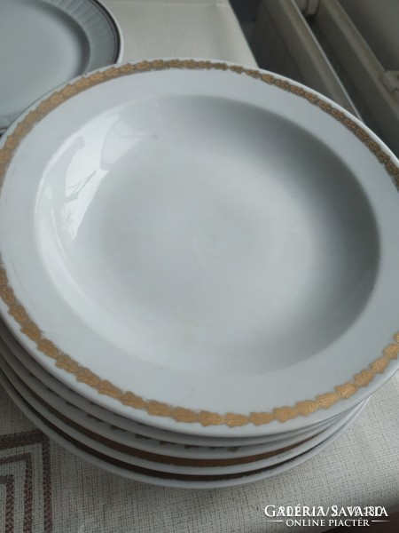 Alföldi porcelain plate for sale! Deep, flat, cakey