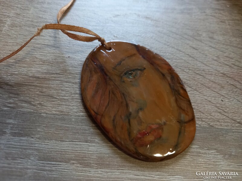 Kézzel készült kerámia medál lánc függő  női festett arc szimbólum