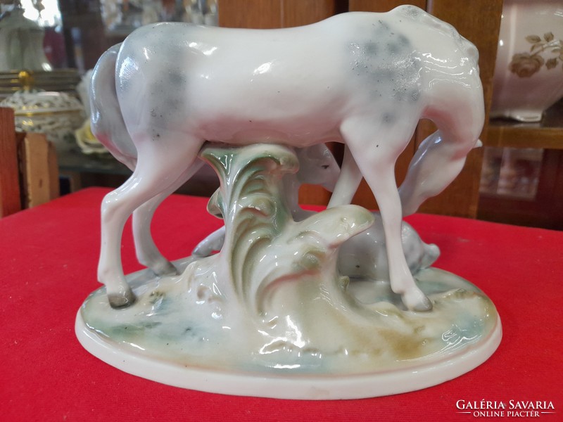 Alt German, Germany fasold & stauch bock wallendorf foal with mother porcelain figure.