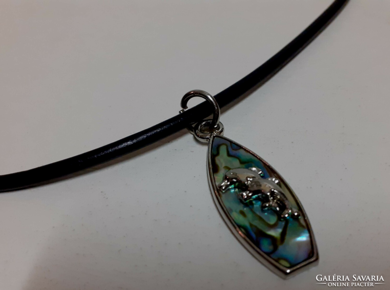 Beautiful condition silver-plated peacock eye shell pendant decorated with dolphins on a rubber chain