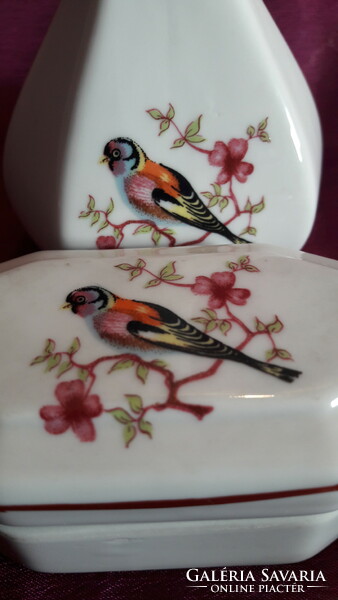 Porcelain set with birds from Raven House (l3490)