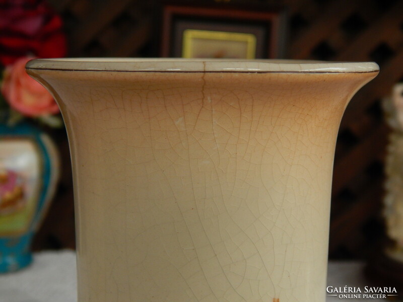 Antique pheasant pattern ducal ware trade mark a.G.R.& Co ltd earthenware vase