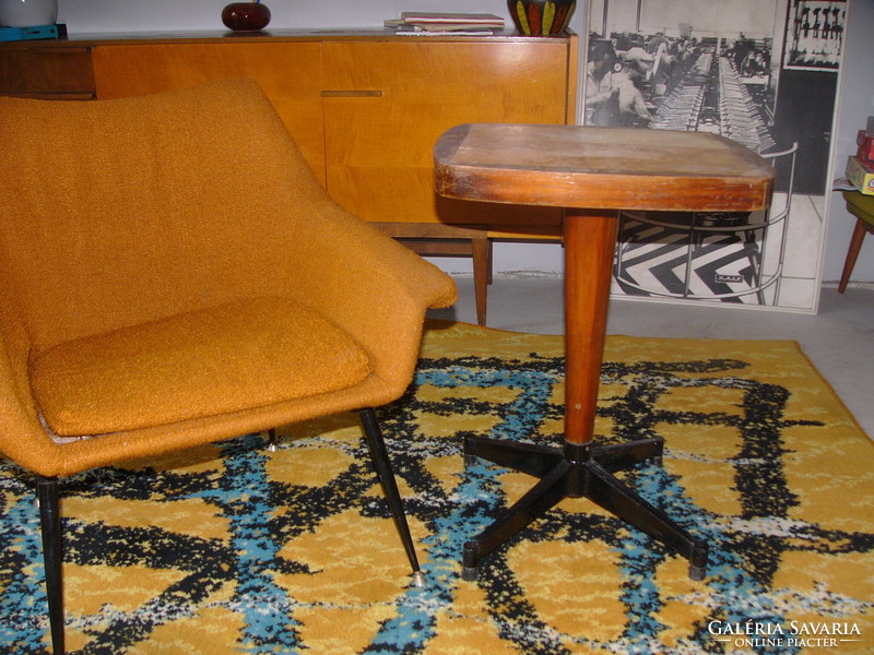 Retro designe magyar szőnyeg