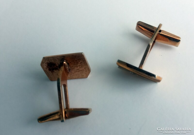 Cufflinks