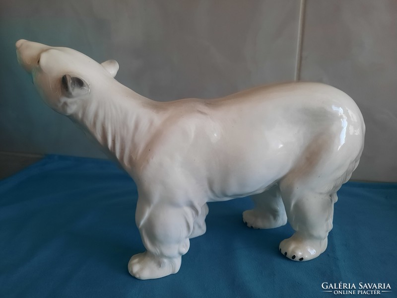 Ceramic polar bear, 28 cm