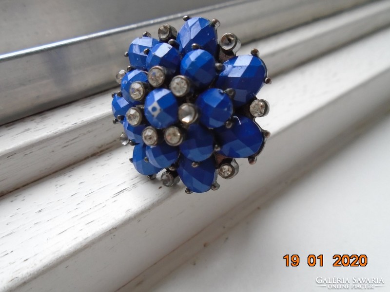 Spectacular, large, decorative ring with many royal blue faceted stones