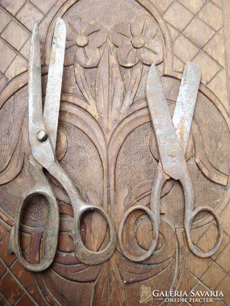 Vintage 2 pieces of scissors old iron tailor scissors decoration