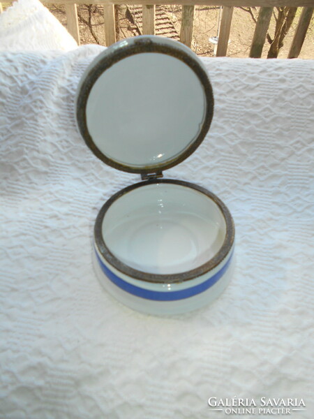 Porcelain box bonbonnier with metal mounting 11 cm with two sword marks