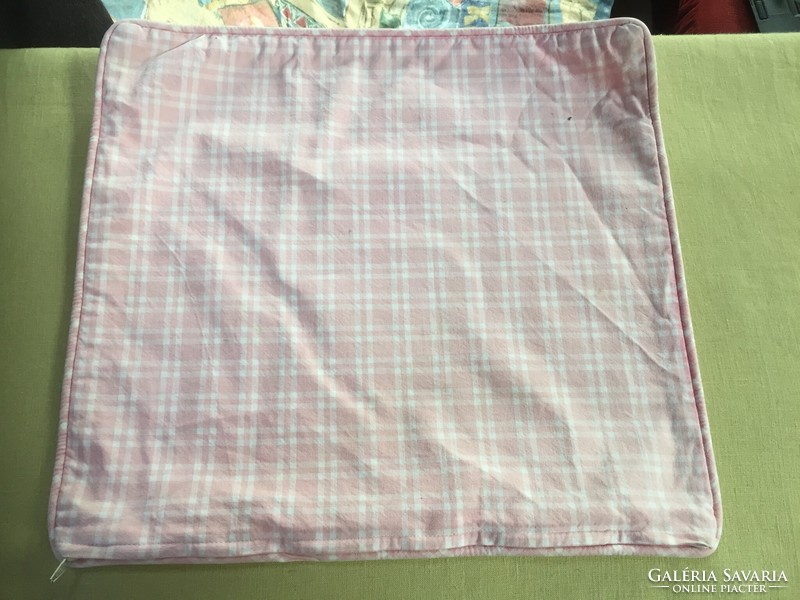 Pink checkered cotton pillowcase 37 x 40 cm
