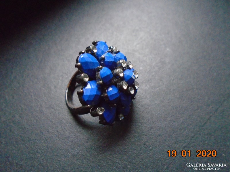 Spectacular, large, decorative ring with many royal blue faceted stones