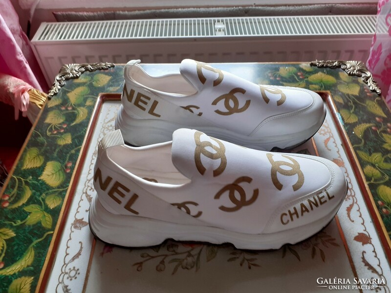 Chanel cipő 40 es lábra