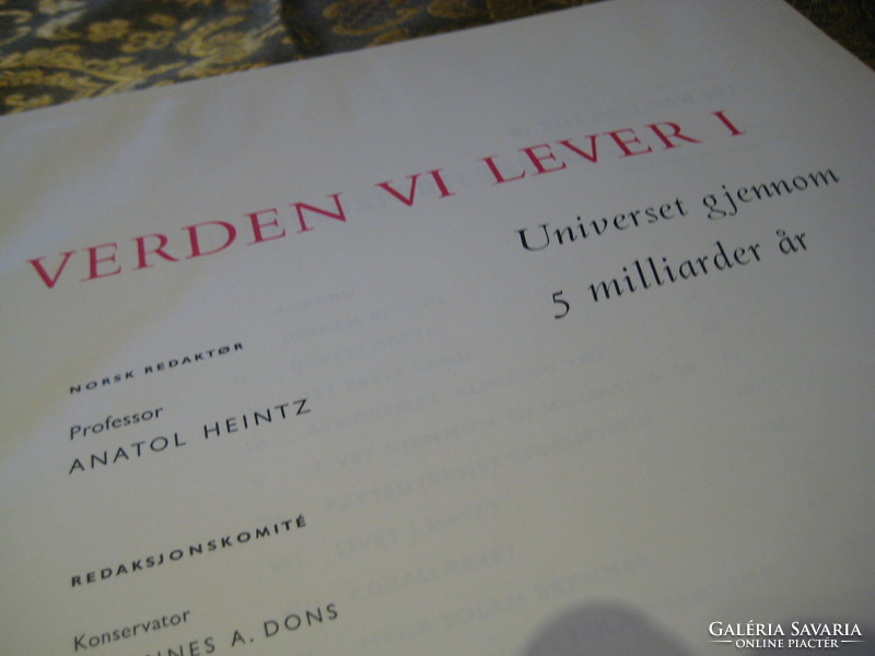 Verden von Leveri  =  A világ amelyben élűnk  , könyv , norvég nyelven