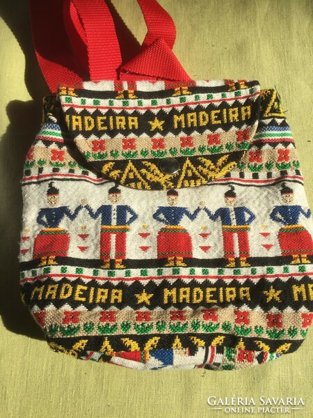 Vidám kis hátizsák Madeiráról, gyerek-hátizsák M157