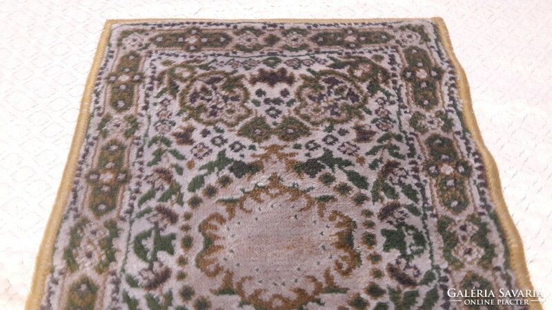 Old small carpet (m3516)