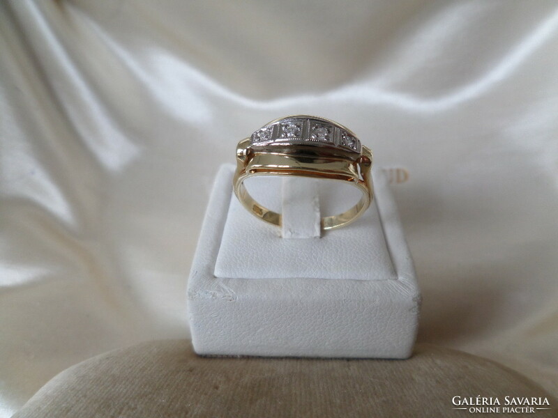 Art deco gold ring with glasses