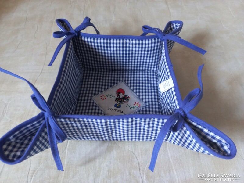 Textile bread basket with Portuguese rooster symbol