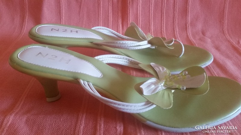 Apple green floral slippers with pearls size 38