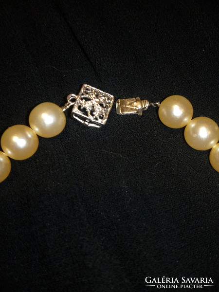 Tekla string of pearls with earrings (791)