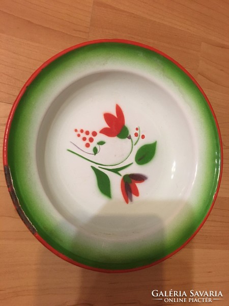 Zománcos tányér virágmintával