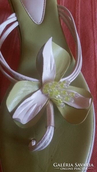 Apple green floral slippers with pearls size 38