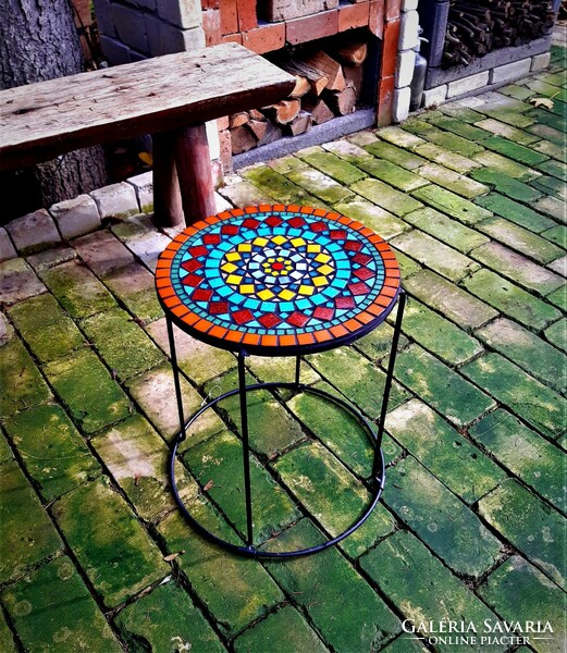 Egyed mozaik kör asztal, mandala mintával (02)