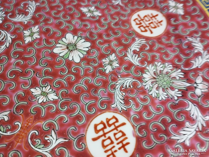 Famille Jaune kínai nagy lapos tányér, hosszú élet mintával.